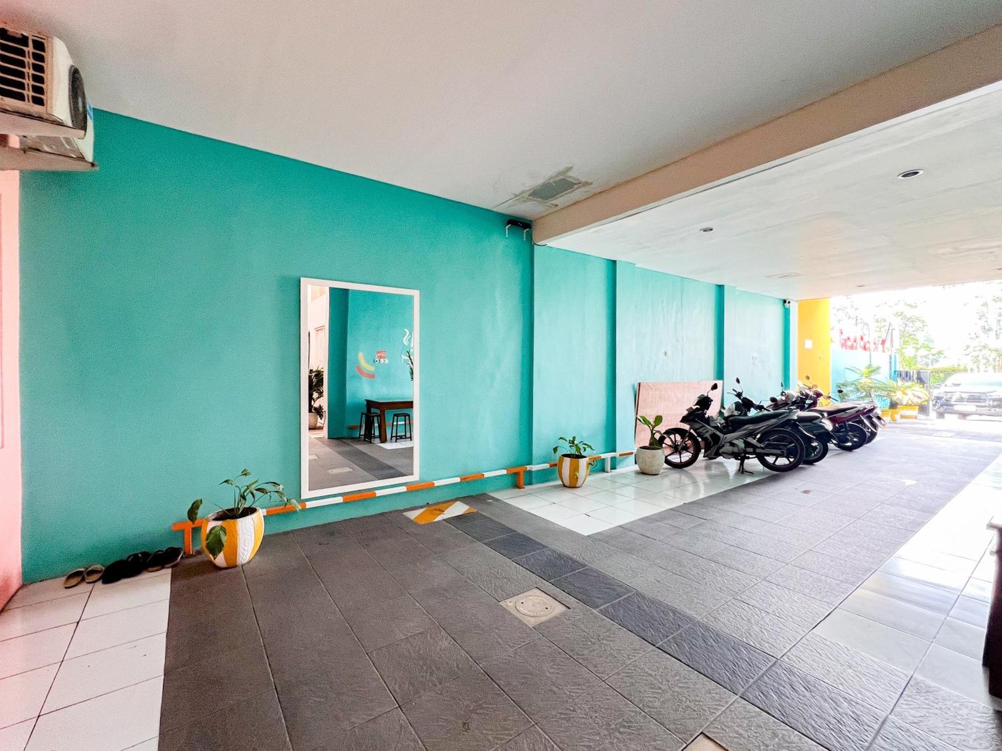 Sans Stay Bukit Palma Citraland Surabaya Exterior foto